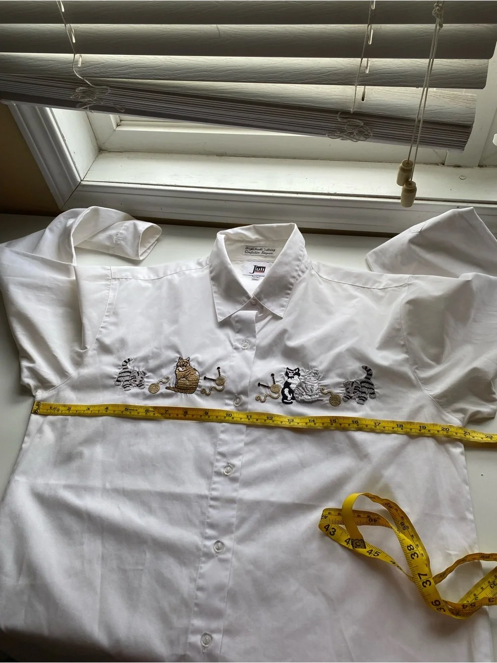 Juli Cat Embroidered Button Up Blouse Woman Medium White Long Sleeve Kitty FLAW - Picture 11 of 15